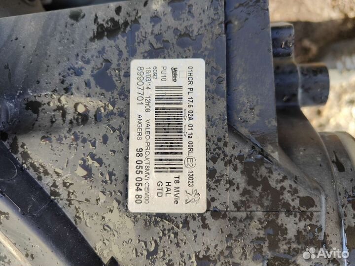 Peugeot 3008 фара левая