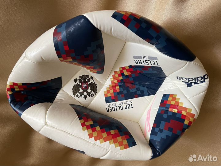 Футбольный мяч чм 2018 с автографами