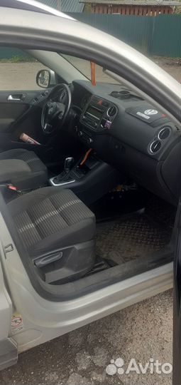 Volkswagen Tiguan 2.0 AT, 2010, битый, 118 000 км