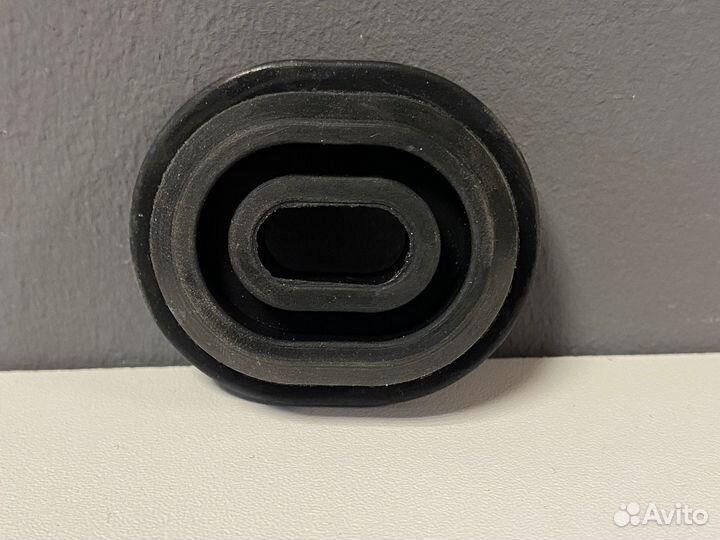 Втулка крепления радиатора Фольксваген Поло