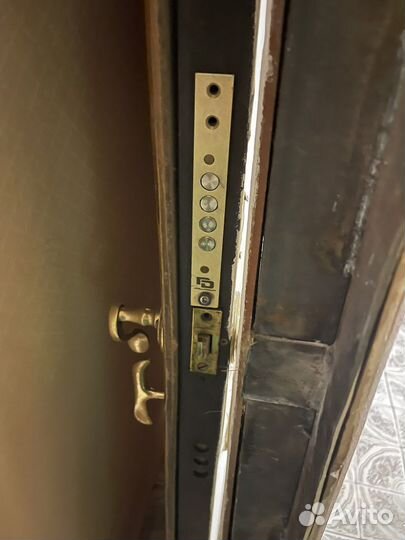 Дверь входная металлическая