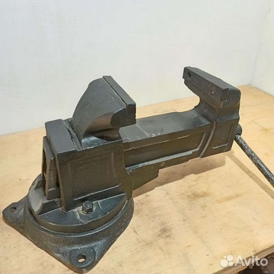 Тиски Слесарные