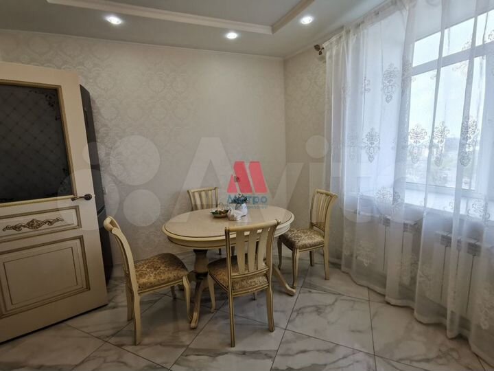 3-к. квартира, 105 м², 13/15 эт.