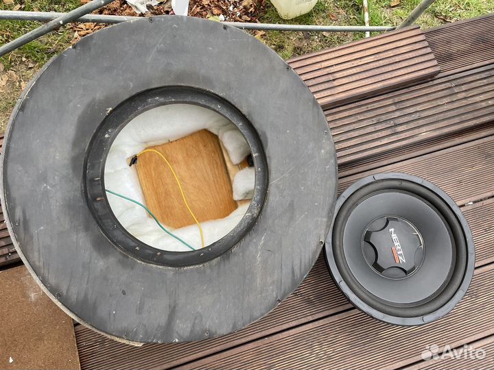 Сабвуфер Hertz ES 300 с коробом