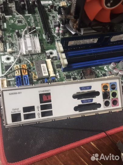 Материнская плата с процессором и памятью