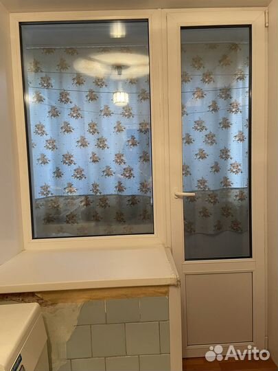 Балконная дверь с окном