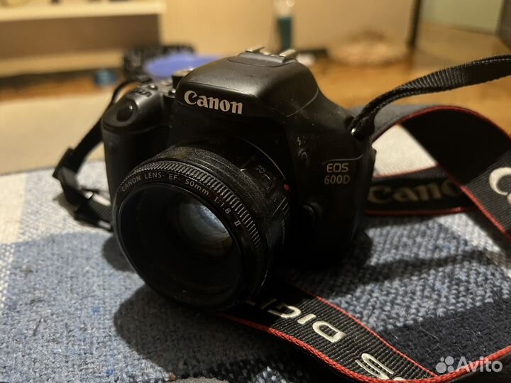 Зеркальный фотоаппарат canon 600d+ wi-fi SD 16gb