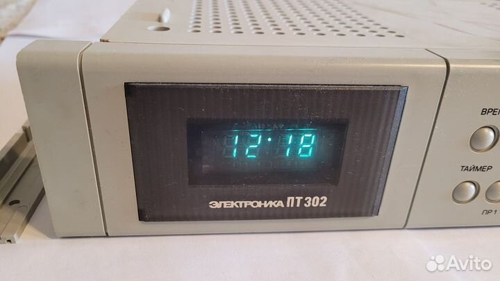 Трехпрограммный приемник Электроника-302 с часами