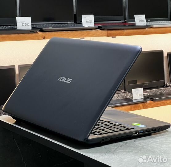 Игровой Asus i3-6100U/ 12OZU/ MX110/ SSD 512/ FHD