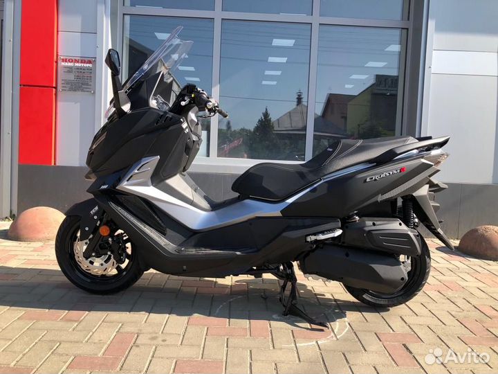 Макси скутер SYM cruisym 300