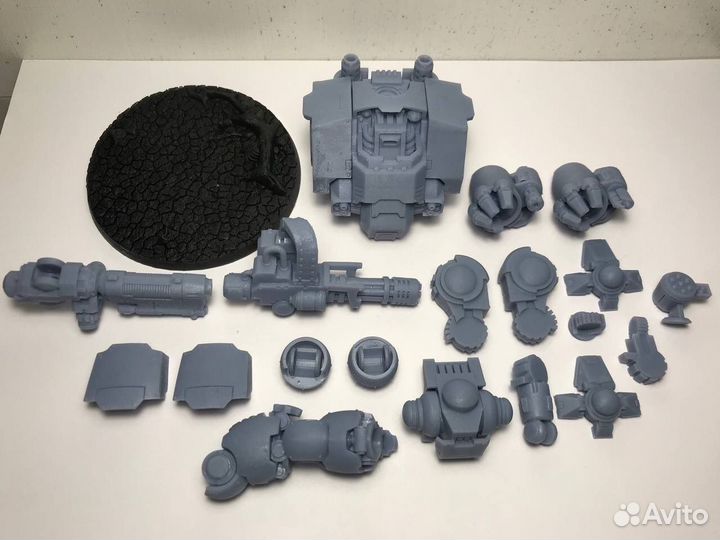Warhammer 40000 Redemptor Dreadnought