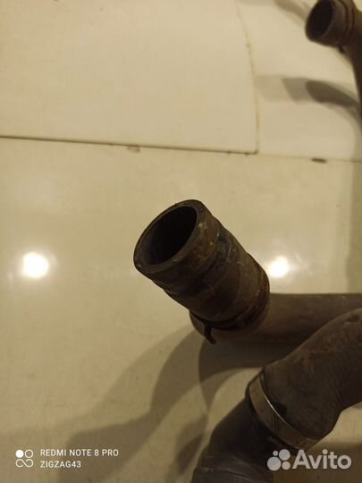 Патрубок системы охлаждения (Volkswagen Touareg)