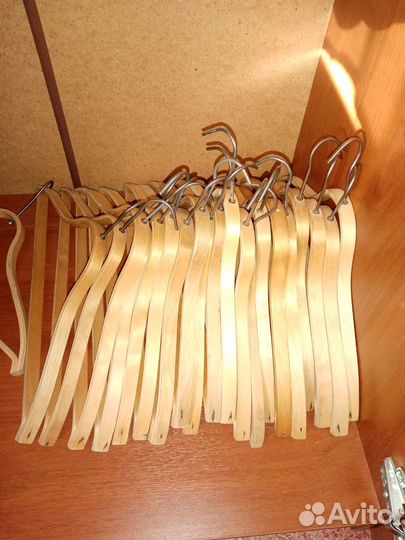 Вешалки плечики деревянные