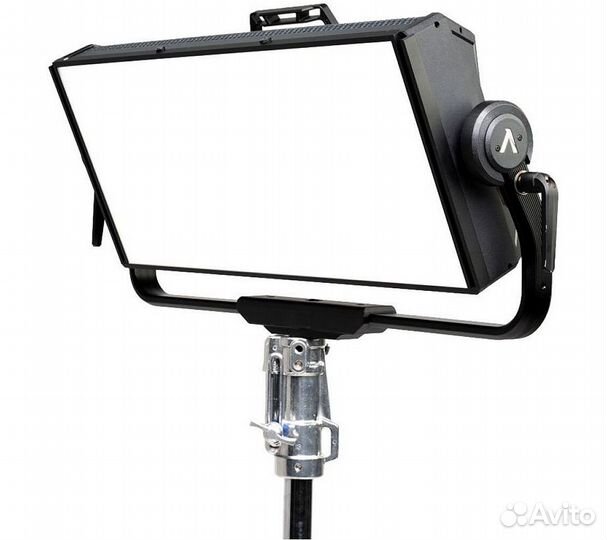 Светодиодный осветитель Aputure Nova P600c