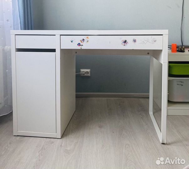 Письменный стол IKEA mikke бу