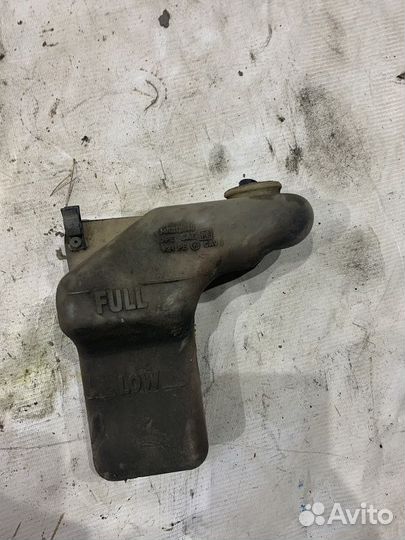 Бачок расширительный Mitsubishi Galant