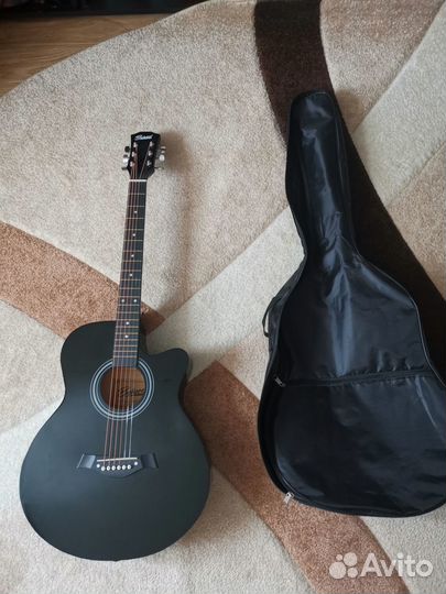 Новая гитара с чехлом