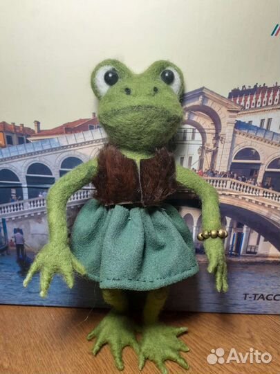 Лягушка из шерсти ручной работы