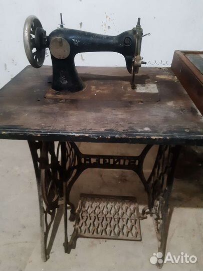 Швейная машина Singer