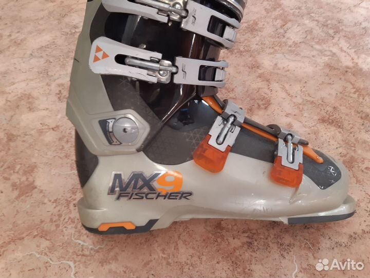 Горнолыжные ботинки fischer mx9 27.5(43)