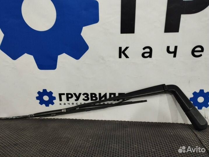 Поводок стеклоочистителя правый Volvo FH5 82485664