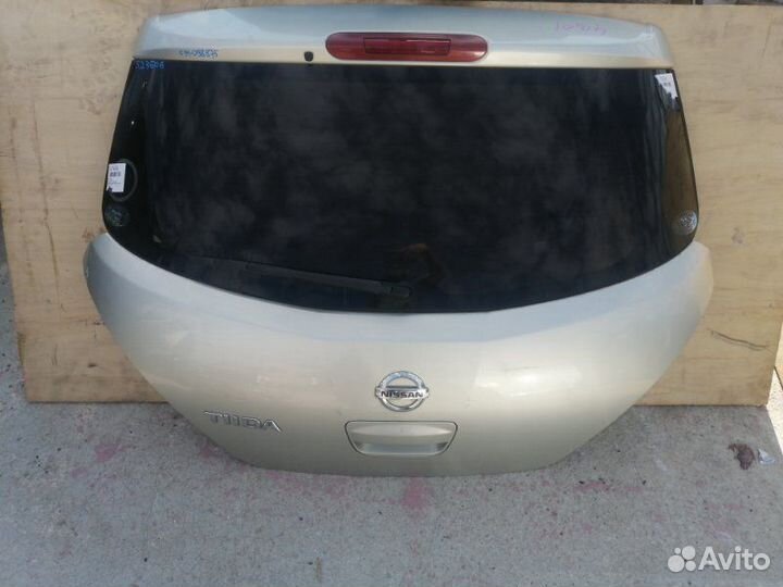 Дверь багажника Nissan Tiida C11
