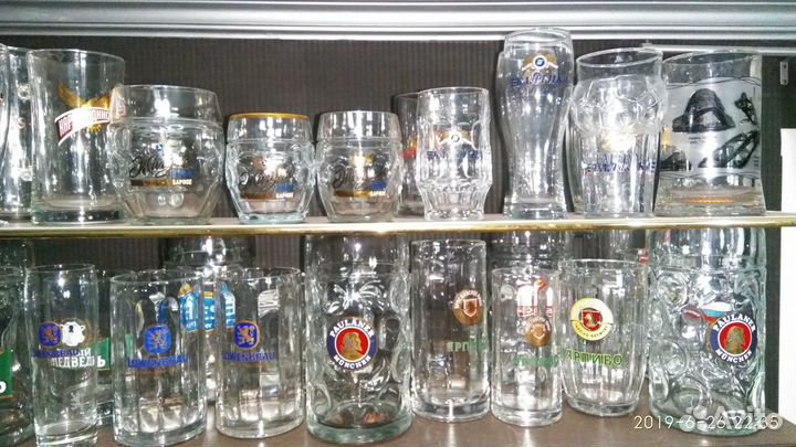 Коллекция пивных кружек и стаканов