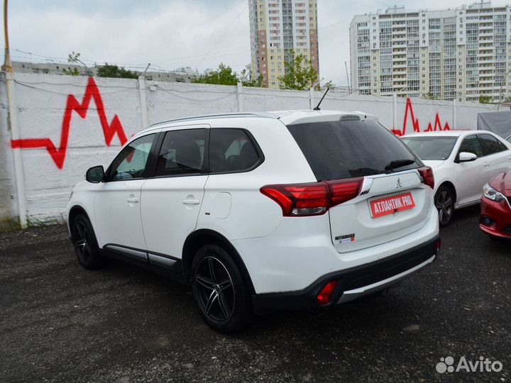 Mitsubishi Outlander 2.4 CVT, 2015, 218 000 км