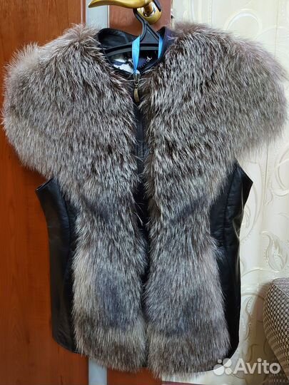 Меховая жилетка