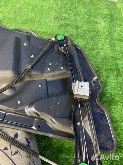 Стеклоподъемный механизм передний правый