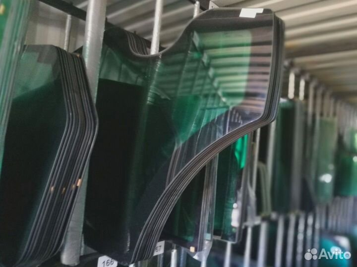 Стекло дверное форточка Komatsu