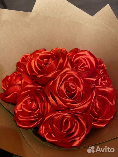Букет из атласных роз