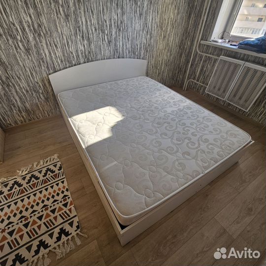 Кровать двухспальная 160 200 бу