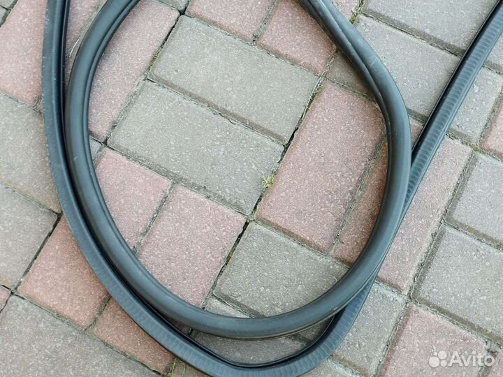 Уплотнитель двери Porsche Cayenne 958