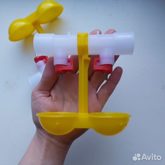 Поилка ниппельная двойная для птиц