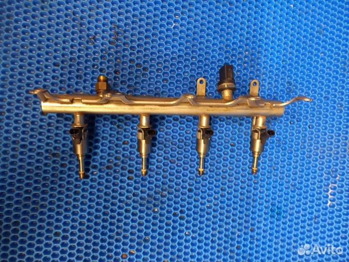 Топливная рампа Audi A4 B8 CDH 2011