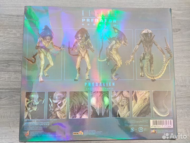 Hot Toys Predalien AvP