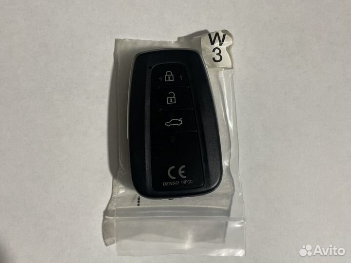 Смарт ключ Камри 70