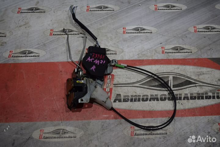 Замок двери зад c Toyota Ipsum ACM21W 2AZ-FE