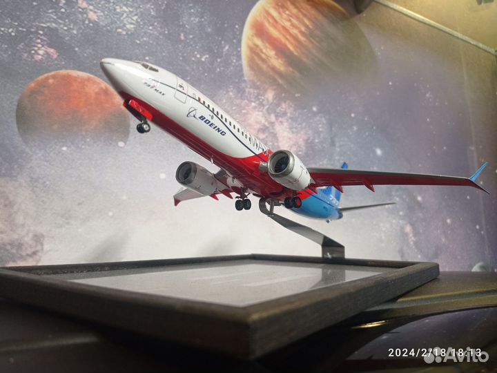 Сборная модель самолета боинг 737