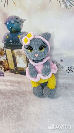 Вязаная игрушка Кошечка