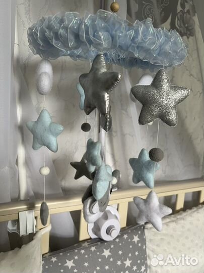 Мобиль из фетра с музыкой и держателем