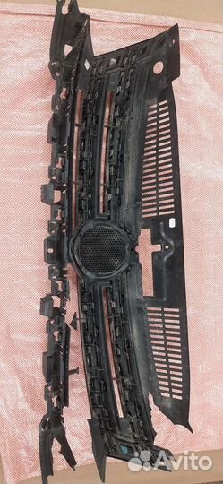 Решетка радиатора Volkswagen Tiguan