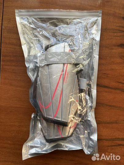 Футбольные щитки