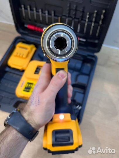 Шуруповерт dewalt ударный 26 v + биты и сверла