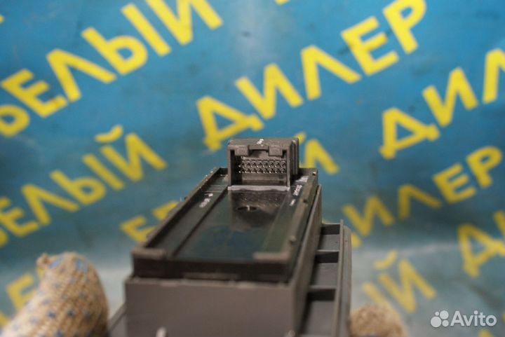 Блок управления стеклоподъемниками audi A6 C5