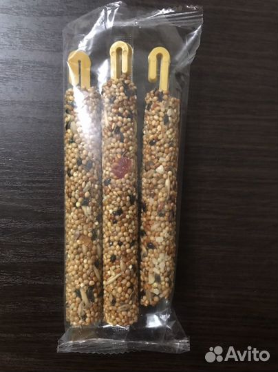 Лакомство для попугая