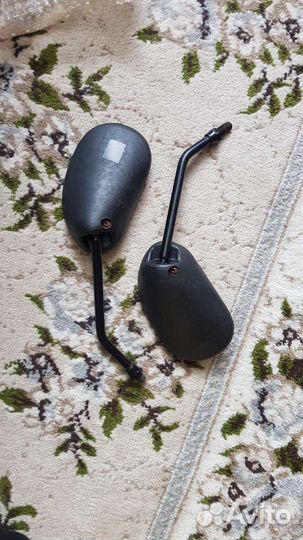 Боковое зеркало