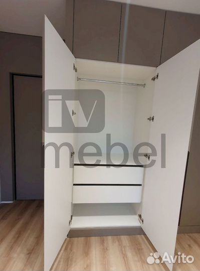 Шкаф купе с зеркалом