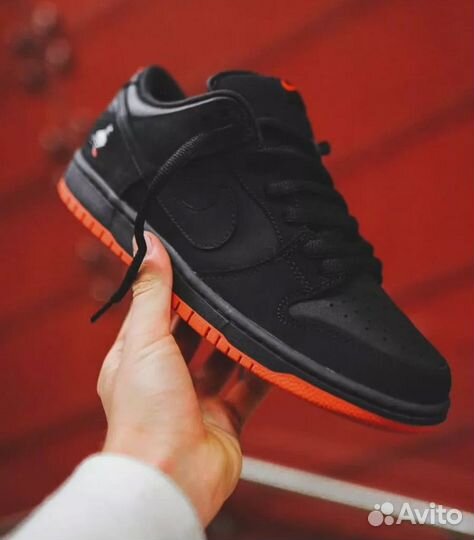 Nike SB Dunk Black Pigeon